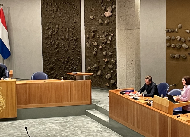 Minister Helder in de Tweede Kamer